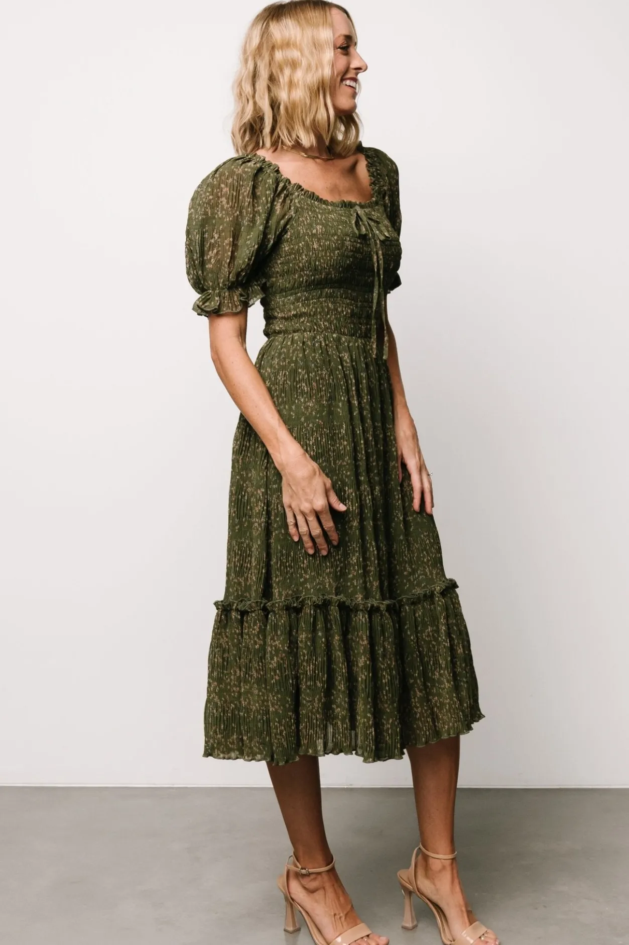 Hot Baltic Born Beatrice Smocked Midi Dress | Olive Floral OliveFloral