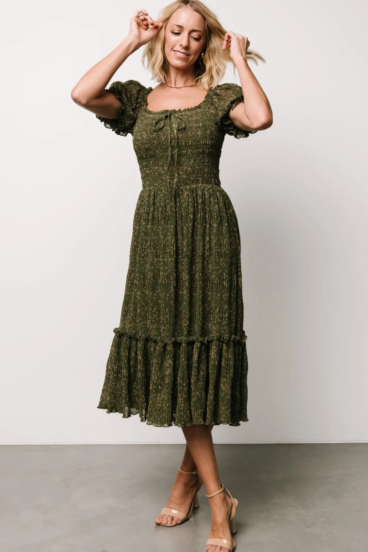 Hot Baltic Born Beatrice Smocked Midi Dress | Olive Floral OliveFloral